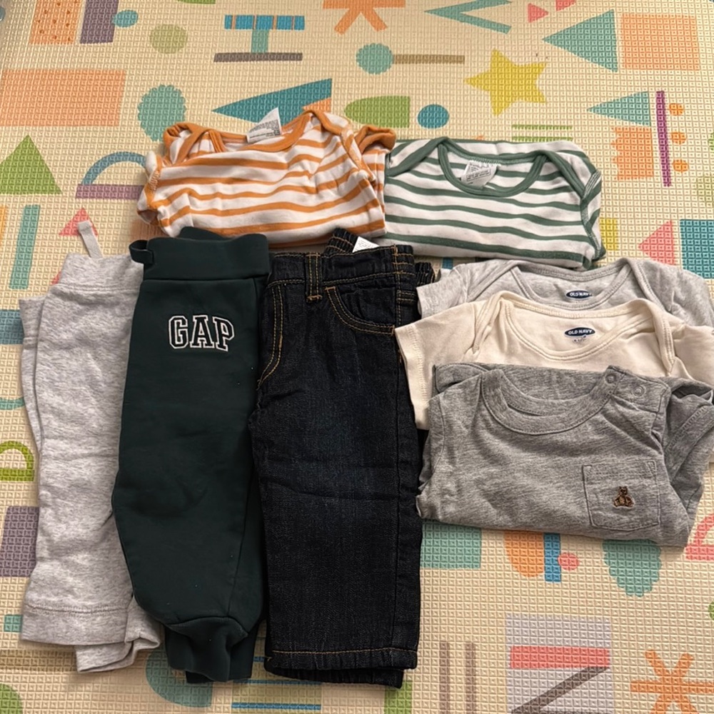 Mix lot of 8pcs in sz 6-12m